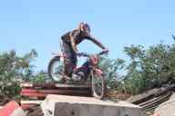 Photo MaitreFou - Auteur : Michael - Mots clés :  moto trial parcours jamaique saint denis obstacles 