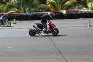 Photo MaitreFou - Auteur : Murielle, Mathieu et Océanne - Mots clés :  auto moto run pousse performances felix guichard dragster soleil rer moto cyclo 