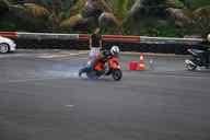 Photo MaitreFou - Auteur : Equipe MaitreFou - Mots cl&eacute;s : moto run libre pousse performances circuit felix guichard