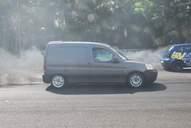 Photo MaitreFou - Auteur : Benjamin - Mots cl&eacute;s :  auto cfg circuit run tc pneu burn and drag pousse 