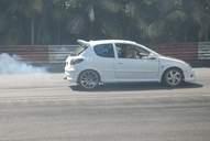 Photo MaitreFou - Auteur : Benjamin - Mots cl&eacute;s :  auto cfg circuit run tc pneu burn and drag pousse 