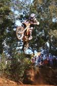 Photo MaitreFou - Auteur : Michael - Mots clés :  moto motocross terre saut vitesse championnat tampon 