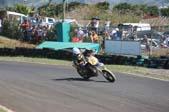 Photo MaitreFou - Auteur : Michael - Mots clés :  moto supermotard terre asphalte piste jamaique saut championnat saint denis 70 