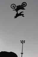 Photo MaitreFou - Auteur : Benjamin et Thomas - Mots clés :  moto supercross terre piste piste chaloupe saint st leu saut pilotes francais finale chaloupeenne suzuki 