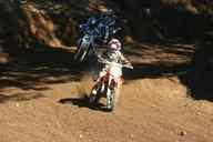 Photo MaitreFou - Auteur : Benjamin - Mots clés :  moto motocross terre saut mini verts championnat terrain petit tampon 