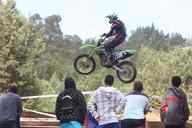 Photo MaitreFou - Auteur : Mathieu - Mots clés :  moto motocross terre saut terrain petit tampon 