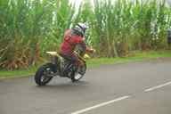 Photo MaitreFou - Auteur : Equipe MaitreFou - Mots clés :  moto course de cote quad cyclo trail supermotard gp450 routiere gros cube 3 bassins trois-bassins 