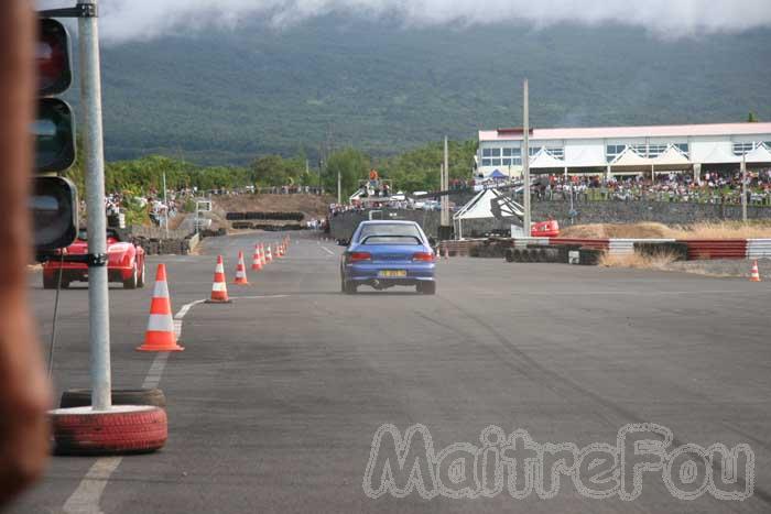 Photo MaitreFou - Auteur : MaitreFou & Michael H. - Mots clés :  auto moto run pousse performances dragster chronos 