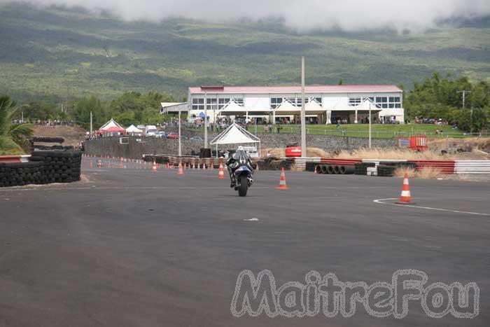 Photo MaitreFou - Auteur : MaitreFou & Michael H. - Mots clés :  auto moto run pousse performances dragster chronos 