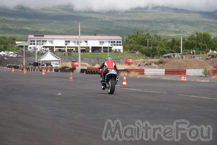 Photo MaitreFou - Auteur : MaitreFou & Michael H. - Mots clés :  auto moto run pousse performances dragster chronos 