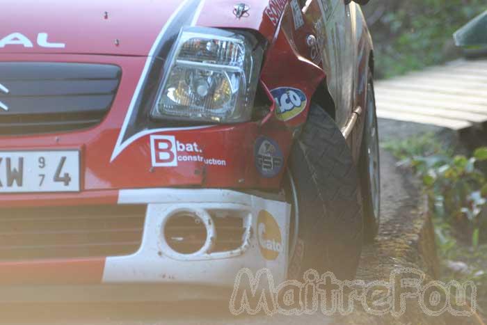 Photo MaitreFou - Auteur : Michael & Benjamin - Mots clés :  auto rallye tampon les canots etang sale etape tour 