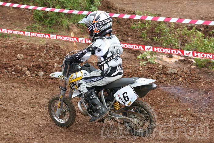 Photo MaitreFou - Auteur : Michael - Mots clés :  moto motocross terre saut championnat terrain pascal ravenne ravine malheur hommage 