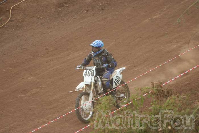 Photo MaitreFou - Auteur : Benjamin - Mots clés :  moto motocross terre saut championnat terrain pascal ravenne ravine a malheur miss reunion 2008 Manche 1 R3 Pool A 