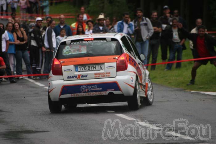 Photo MaitreFou - Auteur : Michael - Mots clés :  auto rallye cilaos tamarins pluie virage freinage 