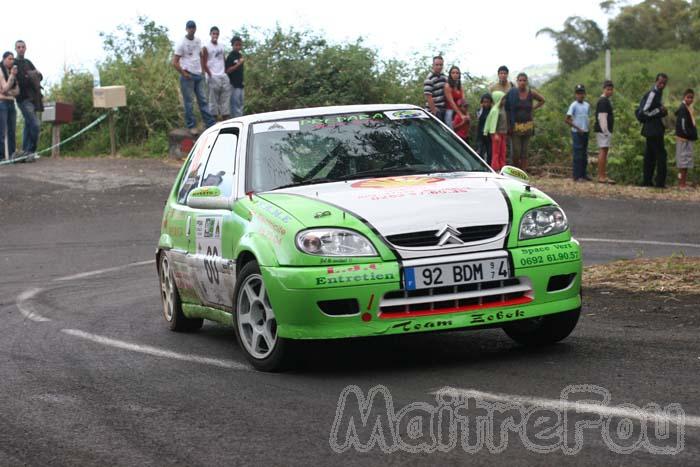 Photo MaitreFou - Auteur : Benjamin - Mots clés :  auto rallye canots virage freinage epingle tour 