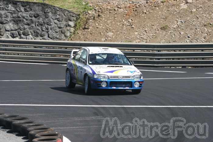 Photo MaitreFou - Auteur : Michael, Benjamin et Murielle - Mots clés :  auto rallye circuit felix guichard piste virage freinage tour 