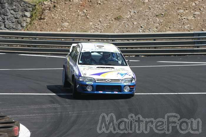 Photo MaitreFou - Auteur : Michael, Benjamin et Murielle - Mots clés :  auto rallye circuit felix guichard piste virage freinage tour 