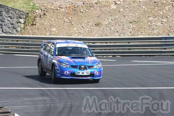 Photo MaitreFou - Auteur : Michael, Benjamin et Murielle - Mots clés :  auto rallye circuit felix guichard piste virage freinage tour 