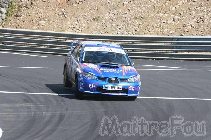 Photo MaitreFou - Auteur : Michael, Benjamin et Murielle - Mots clés :  auto rallye circuit felix guichard piste virage freinage tour 