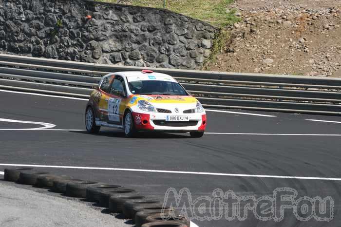 Photo MaitreFou - Auteur : Michael, Benjamin et Murielle - Mots clés :  auto rallye circuit felix guichard piste virage freinage tour 