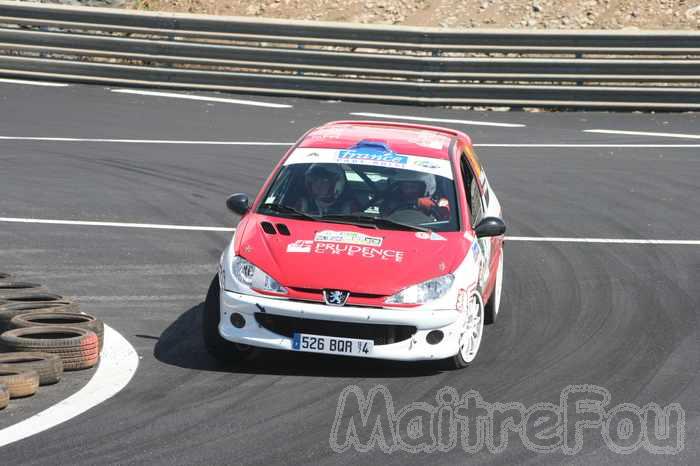 Photo MaitreFou - Auteur : Michael, Benjamin et Murielle - Mots clés :  auto rallye circuit felix guichard piste virage freinage tour 