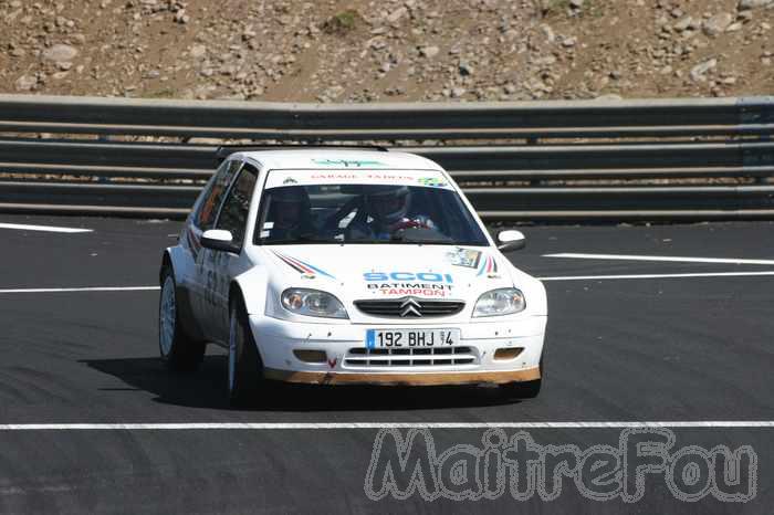 Photo MaitreFou - Auteur : Michael, Benjamin et Murielle - Mots clés :  auto rallye circuit felix guichard piste virage freinage tour 