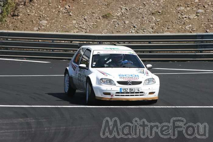 Photo MaitreFou - Auteur : Michael, Benjamin et Murielle - Mots clés :  auto rallye circuit felix guichard piste virage freinage tour 