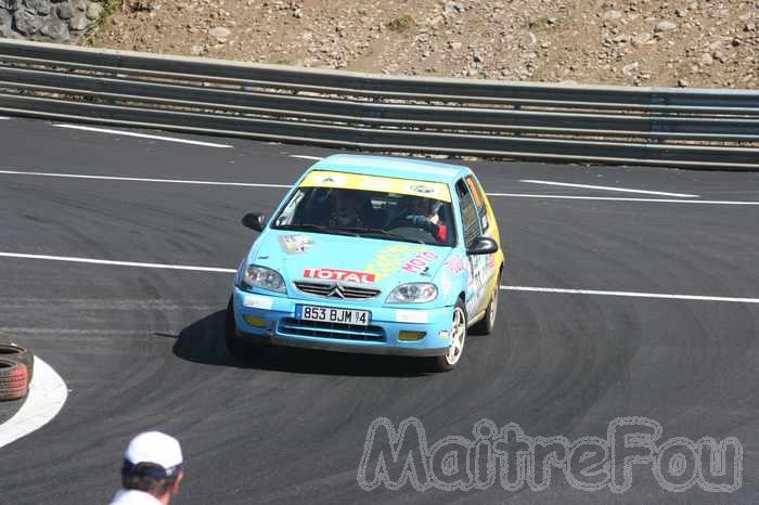 Photo MaitreFou - Auteur : Michael, Benjamin et Murielle - Mots clés :  auto rallye circuit felix guichard piste virage freinage tour 