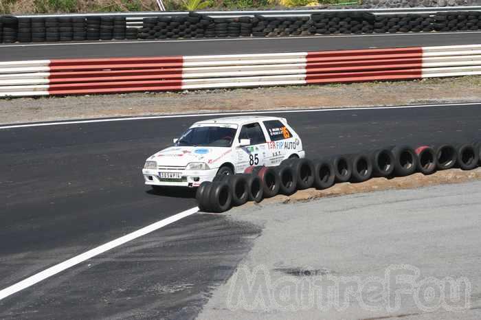 Photo MaitreFou - Auteur : Michael, Benjamin et Murielle - Mots clés :  auto rallye circuit felix guichard piste virage freinage tour 