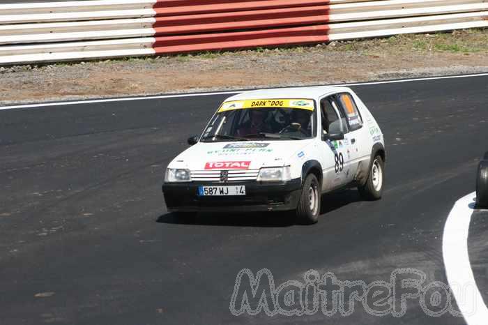 Photo MaitreFou - Auteur : Michael, Benjamin et Murielle - Mots clés :  auto rallye circuit felix guichard piste virage freinage tour 