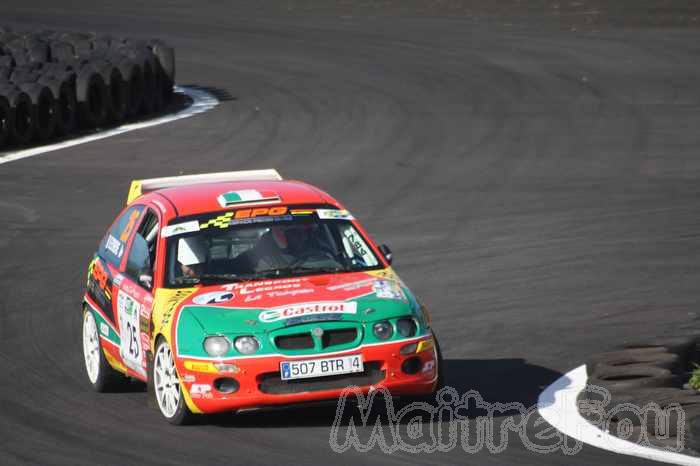 Photo MaitreFou - Auteur : Michael, Benjamin et Murielle - Mots clés :  auto rallye circuit felix guichard piste virage freinage tour 