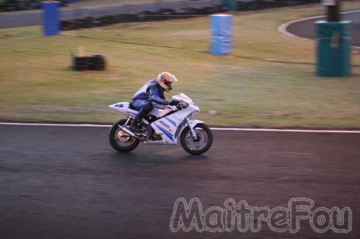 Photo MaitreFou - Auteur : Michael et Benjamin - Mots clés :  moto cyclo endurance 24h asphalte piste jamaique saint denis 