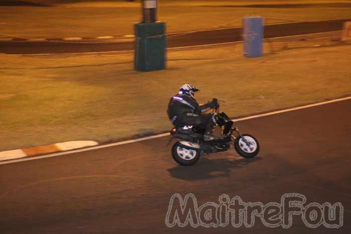 Photo MaitreFou - Auteur : Michael et Benjamin - Mots clés :  moto cyclo endurance 24h asphalte piste jamaique saint denis 