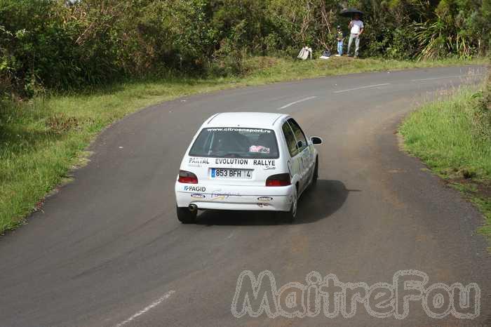 Photo MaitreFou - Auteur : Benjamin - Mots clés :  auto rallye plaine des palmistes courbes vitesse freinage epingle 