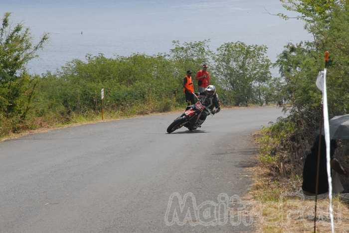 Photo MaitreFou - Auteur : Equipe MaitreFou - Mots clés :  moto course de cote bitume trois bassins 3 bassins championnat lrm ffm quad routiere trail supermotard pocketbike pocket bike 