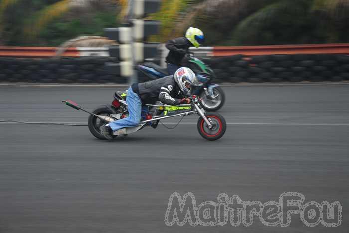 Photo MaitreFou - Auteur : Equipe MaitreFou - Mots clés : moto run libre pousse performances circuit felix guichard