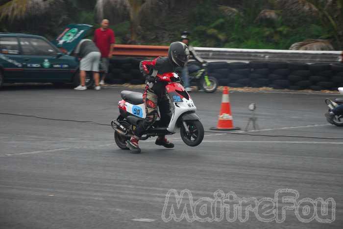 Photo MaitreFou - Auteur : Equipe MaitreFou - Mots clés : moto run libre pousse performances circuit felix guichard