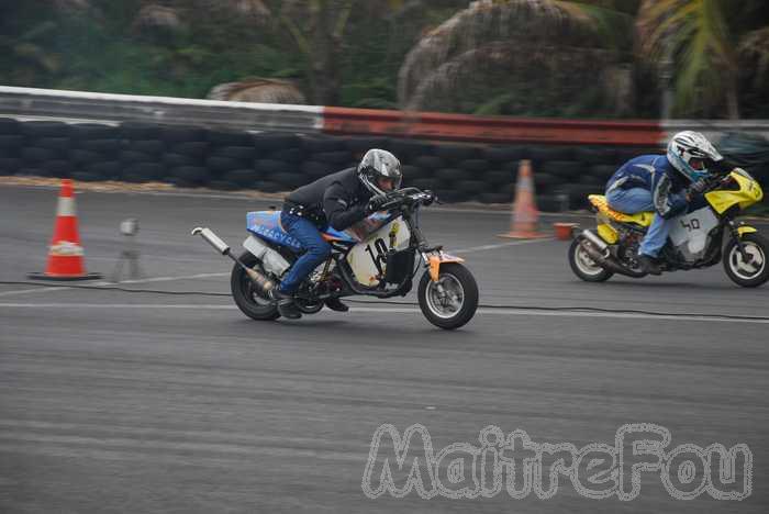 Photo MaitreFou - Auteur : Equipe MaitreFou - Mots clés : moto run libre pousse performances circuit felix guichard