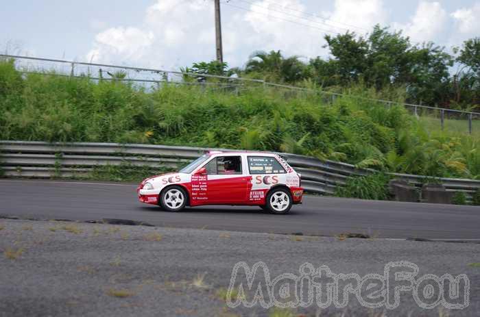 Photo MaitreFou - Auteur : Equipe MaitreFou - Mots clés :  auto cfg circuit associations clubs decouverte run974 jap974 maitrefou tmvr mazda seat subaru 4x4 sprintcar 