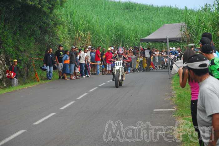 Photo MaitreFou - Auteur : Equipe MaitreFou - Mots clés :  moto course de cote quad cyclo trail supermotard gp450 routiere gros cube 3 bassins trois-bassins 