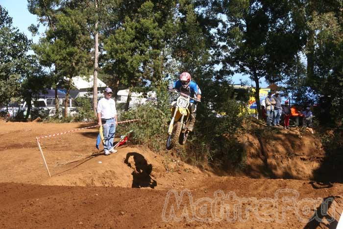 Photo MaitreFou - Auteur : Michael - Mots clés :  moto motocross terre saut vitesse championnat tampon 