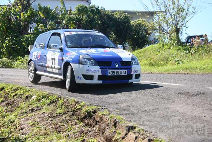 Photo MaitreFou - Auteur : Michael & Benjamin - Mots clés :  auto rallye tampon les canots etang sale etape tour 