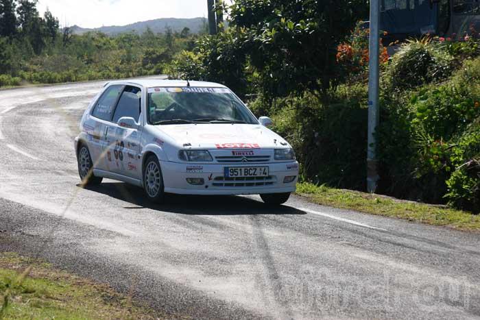 Photo MaitreFou - Auteur : Michael & Benjamin - Mots clés :  auto rallye tampon les canots etang sale etape tour 