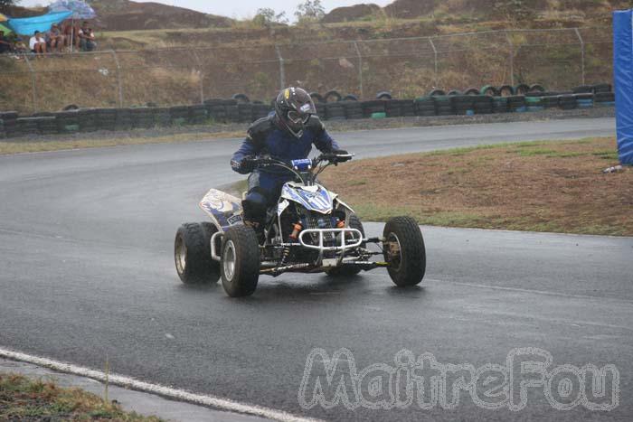 Photo MaitreFou - Auteur : Michaël - Mots clés :  moto supermotard terre asphalte piste jamaique saut championnat saint denis 