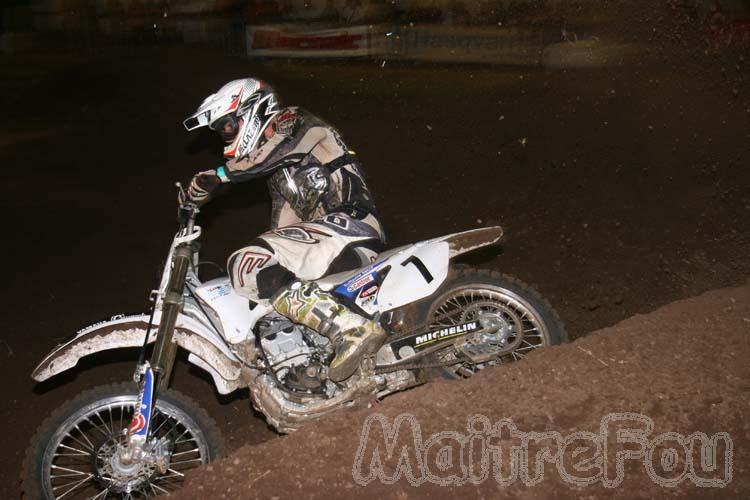 Photo MaitreFou - Auteur : Michaël et Benjamin - Mots clés :  moto supercross terre piste piste saint st leu saut pilotes francais finale americaine suzuki 