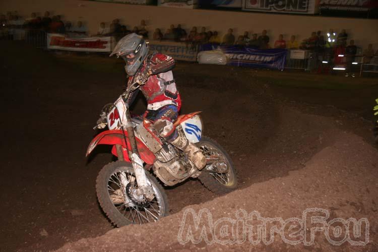 Photo MaitreFou - Auteur : Michaël et Benjamin - Mots clés :  moto supercross terre piste piste saint st leu saut pilotes francais finale americaine suzuki 