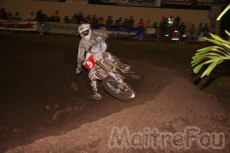 Photo MaitreFou - Auteur : Michaël et Benjamin - Mots clés :  moto supercross terre piste piste saint st leu saut pilotes francais finale americaine suzuki 