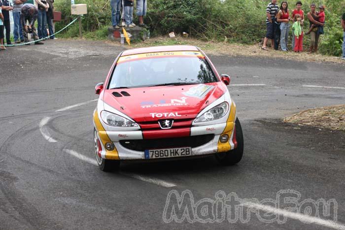 Photo MaitreFou - Auteur : Benjamin - Mots clés :  auto rallye canots virage freinage epingle tour 