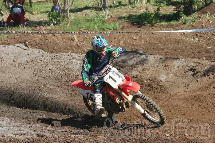 Photo MaitreFou - Auteur : Michael - Mots clés :  moto motocross terre saut championnat terrain pascal dorseuil saint louis caprisonne miss reunion 2008 