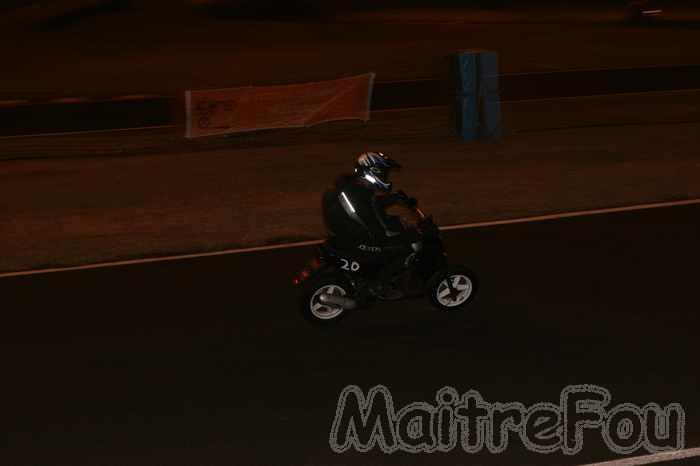 Photo MaitreFou - Auteur : Michael et Benjamin - Mots clés :  moto cyclo endurance 24h asphalte piste jamaique saint denis 